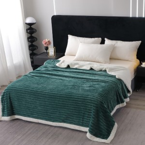 Pătură Super Soft Cocolino, Blăniță Artificială de Iepure, Model Gofrat, cu Blăniță Sherpa, 200x230 cm – Eleganță și Căldură cu Model Dungat, Verde