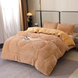 Pilota Groasă cu Fața din Blăniță Artificială de Iepure și Dos din Blăniță Sherpa Maro, Umplutură Vatelină Siliconică, 200x230 cm + 2 fete de perna 50x70cm - Confort Termic Premium și Eleganță pentru Nopți Racoroase, Bej