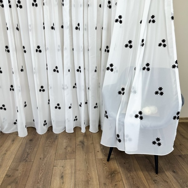 Perdea Anabelle din Voal Brodat - 600cm x 245cm ,Rejansa pt. bara , model cu flori negre, Alb [1]