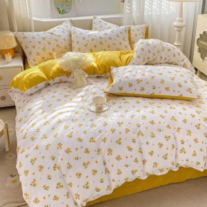 Lenjerie pat 1 PERSOANA,  Soft Touch CREPONAT DELUXE, 4 piese, cu ELASTIC, Galben, floricele