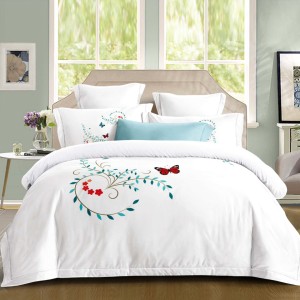 Lenjerie pat dublu, Primăvara,  FINET, Cearsaf cu Elastic 180x200cm, 4 piese, Alb, Bleu, Crenguțe, Fluturi - Lux Absolut, Delicatețe și Eleganță Desăvârșită