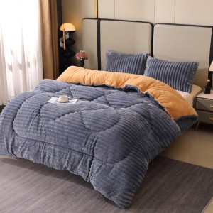 Pilota Groasă cu Fața din Blăniță Artificială de Iepure și Dos din Blăniță Sherpa Maro, Umplutură Vatelină Siliconică, 200x230 cm + 2 fete de perna 50x70cm - Confort Termic Premium și Eleganță pentru Nopți Racoroase, Gri Pilota Groasă cu Fața din Blăniță Artificială de Iepure și Dos din Blăniță Sherpa Maro, Umplutură Vatelină Siliconică, 200x230 cm + 2 fete de perna 50x70cm - Confort Termic Premium și Eleganță pentru Nopți Racoroase, Gri