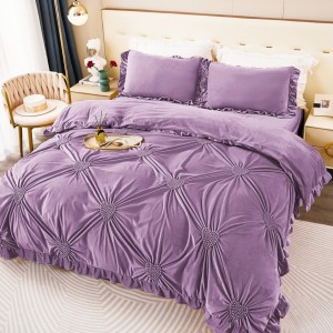 Lenjerie de Pat Dublu Luxury din Catifea Cocolino cu Pliuri Brodate și Volănașe, Pucioasa, 4 Piese, Bleu, Premium – Eleganță și Confort Desăvârșit pentru Dormitorul Tău, lila