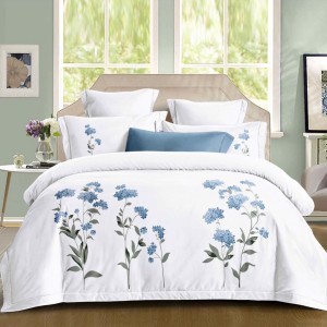 Lenjerie pat dublu, Primăvara,  FINET, Cearsaf cu Elastic 180x200cm, 4 piese, Alb, Albastru, model elegant cu flori - Lux Absolut, Delicatețe și Eleganță Desăvârșită