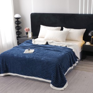 Pătură Super Soft Cocolino, Blăniță Artificială de Iepure, Model Gofrat, cu Blăniță Sherpa, 200x230 cm – Eleganță și Căldură cu Model Dungat, Bleumarin