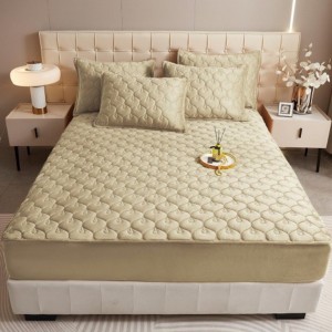 Husã matlasatã tip topper din catifea, 140x200cm + 2 fete de perna 50x70cm, bej