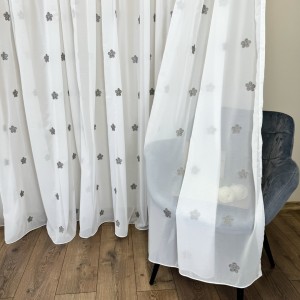 Perdea Floris din Voal Brodat - 600cm x 245cm , Rejansa pt. bara , model cu flori gri, Ivoire