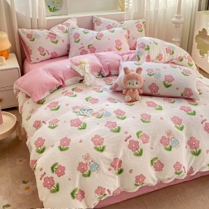 Lenjerie pat 1 PERSOANA,  Soft Touch CREPONAT DELUXE, 4 piese, cu ELASTIC, Alb-Roz, flori, iepurasi