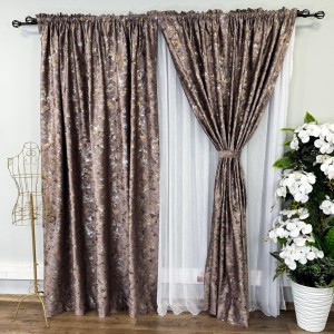 Set DraperiI Catifea Nikko cu insertii aurii, Cappuccino - V15, 2m latime x 2.5m inaltime, cu tiv lat