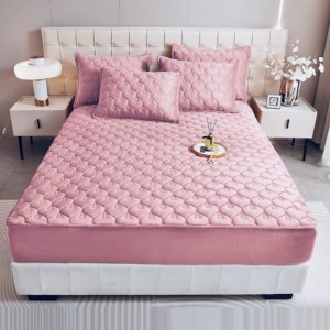 Husã matlasatã tip topper din catifea, 140x200cm + 2 fete de perna 50x70cm, roz deschis