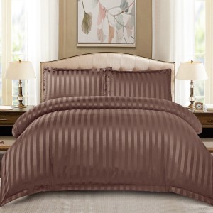 Lenjerie HoReCa, pat dublu, Damasc Finetat Deluxe cu Elastic, 4 piese, Maro Ciocolata