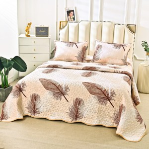 Cuvertură Matlasată din Bumbac Satinat, cu Bordură în Valuri (220x230 cm) + 2 Fețe de Pernă (60x80 cm), Crem, Maro, Pene