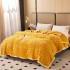 Pătură Premium, 200x230cm, CoCoLiNo, Grofată, cu Model 3D Tip Tricotaj și Bordură din Blăniță Contrastantă – Eleganță și Căldură Absolută, Galben [6]