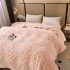 Pătură Premium, 200x230cm, CoCoLiNo, Grofată, cu Model 3D Tip Tricotaj și Bordură din Blăniță Contrastantă – Eleganță și Căldură Absolută, Roz Pal [4]