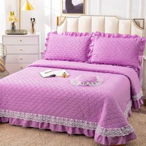 Cuvertură Matlasată, Pat Dublu, Bumbac Finet, 230x250cm, 4 piese, cu Volănașe și Dantelă Chantilly Alba, Lila Cuvertură Matlasată, Pat Dublu, Bumbac Finet, 230x250cm, 4 piese, cu Volănașe și Dantelă Chantilly Alba, Lila