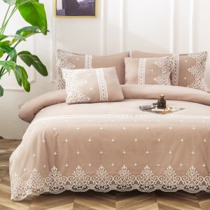 Lenjerie pat dublu,  Fin cu Dantela si Broderie Rafinata, CEARSAF CU ELASTIC, 6 piese, Bej