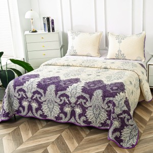 Cuvertură Matlasată din Bumbac Satinat, cu Bordură în Valuri (220x230 cm) + 2 Fețe de Pernă (60x80 cm), Crem, Mov, Model Royal Cuvertură Matlasată din Bumbac Satinat, cu Bordură în Valuri (220x230 cm) + 2 Fețe de Pernă (60x80 cm), Crem, Mov, Model Royal