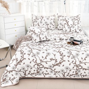 Cuvertură Pat Dublu, Bumbac cu In, Model Brodat Direct în Tesătură, 230x250 cm, 2 fete de perna 52x72cm, 2 fete de perna 46x46cm, Alb, Maro, Crenguțe cu Flori