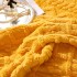 Pătură Premium, 200x230cm, CoCoLiNo, Grofată, cu Model 3D Tip Tricotaj și Bordură din Blăniță Contrastantă – Eleganță și Căldură Absolută, Galben [11]
