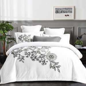 Lenjerie pat dublu, Primăvara,  FINET, Cearsaf cu Elastic 180x200cm, 4 piese, Alb, Gri, model elegant cu flori - Lux Absolut, Delicatețe și Eleganță Desăvârșită